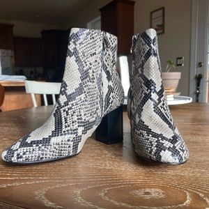 Never worn Steven Madden snake booties - Size 7.5